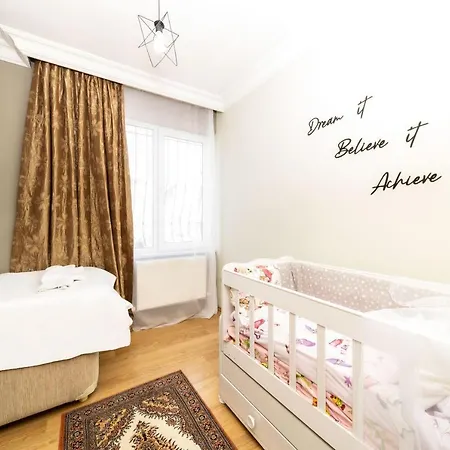 Cozy And Spacious Flat With Balcony And Walking Distance To Konyaalti Beach In Konyaalti Apartment *