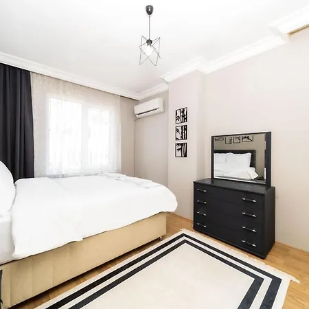 Cozy And Spacious Flat With Balcony And Walking Distance To Konyaalti Beach In Konyaalti * Αττάλεια